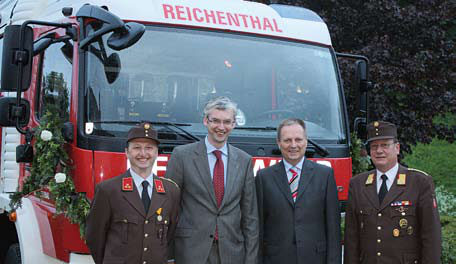 TLF-Weihe am 29.5.2009, v.l.n.r.: FwKdt. HBI Andreas Gierer, LAbg. Mag. Michael Strugl, Bgm. Karl Jaksch, Abschn.Fw.Kdt. BR Heinz Huber